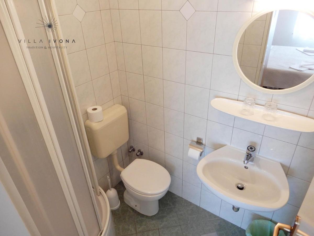 Bed And Breakfast Ivona Baška Voda エクステリア 写真