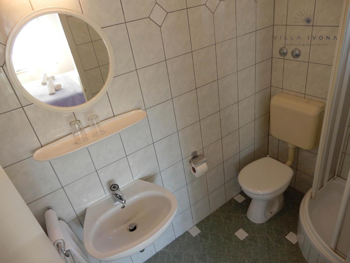 Bed And Breakfast Ivona Baška Voda エクステリア 写真